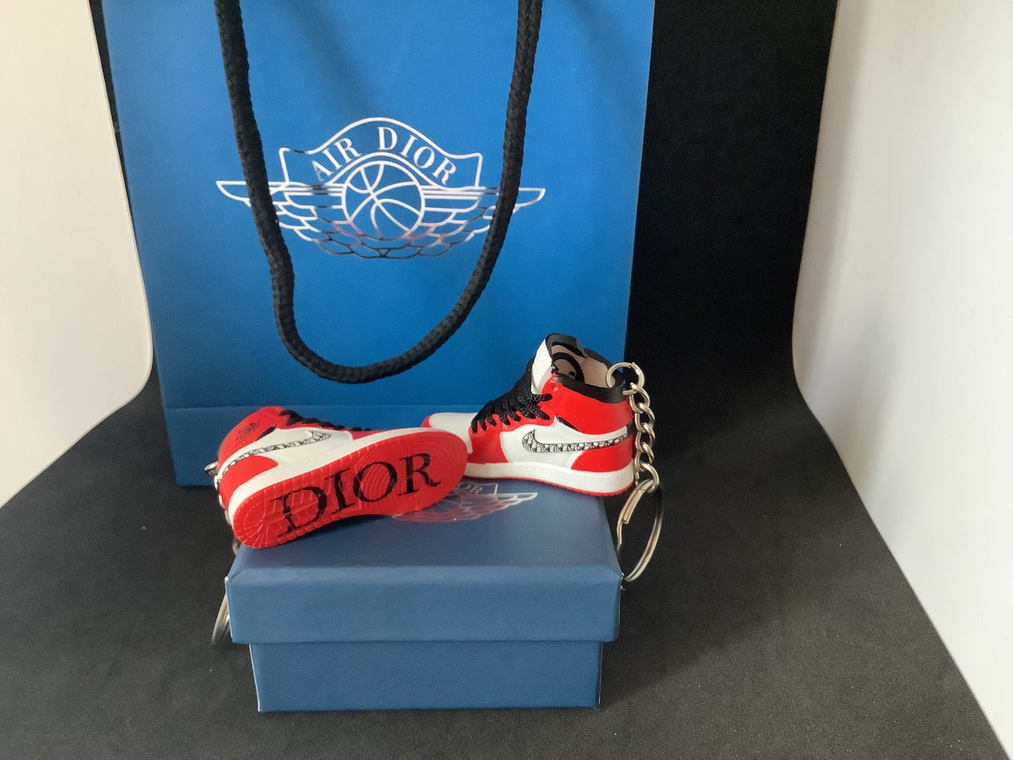 Porte-clé Jordan 1 OG Dior Rouge