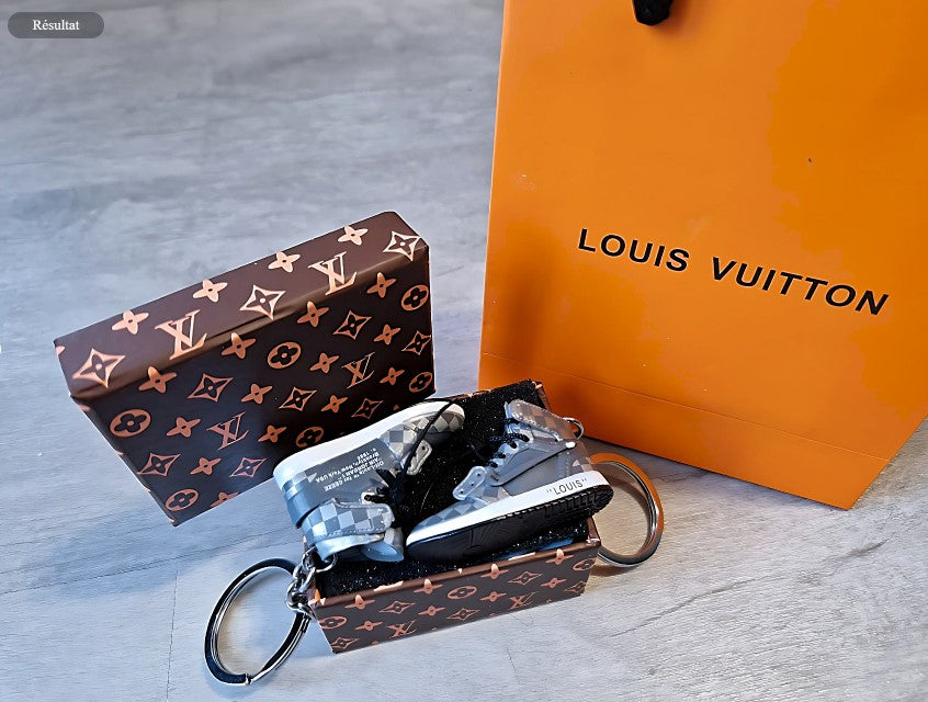 Porte-clé Jordan Louis Vuitton Grise