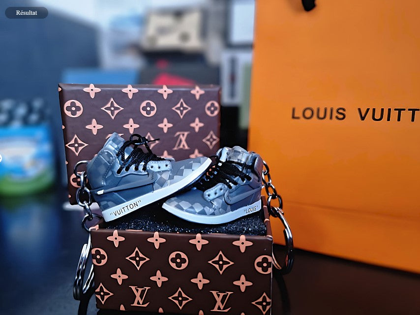 Porte-clé Jordan Louis Vuitton Grise
